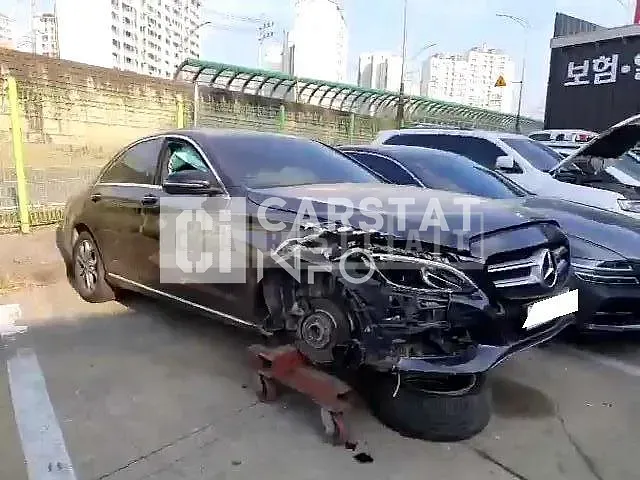 Photo 2 of 22: 2017 Mercedes-Benz C220 d, VIN WDDWF0EB0HR257241 — Korean insurance auction