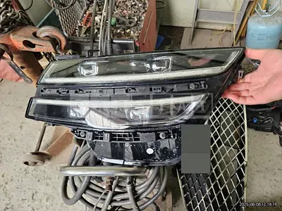 Photo 1 of 3: 2022 Genesis (parts) G80 Headlamp — Korean insurance auction