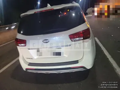 Photo 1 of 15: 2015 Kia Carnivals — Korean insurance auction