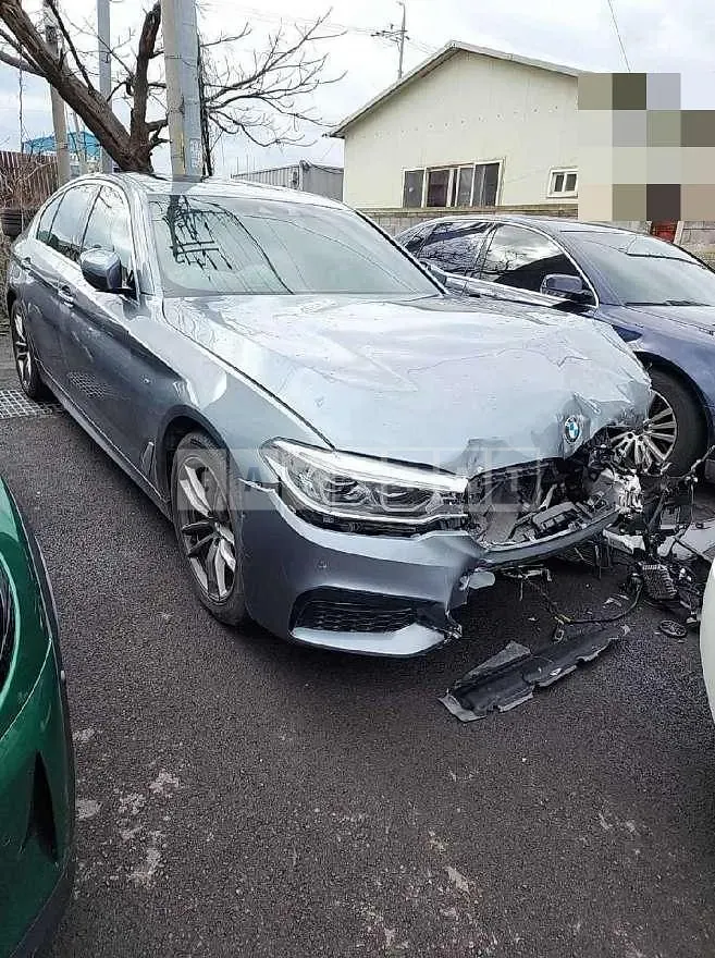 Photo 2 of 10: 2017 BMW 520d, VIN WBAJC3105JG995294 — Korean insurance auction