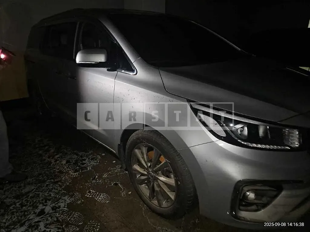 Photo 2 of 15: 2018 Kia Carnivals — Korean insurance auction