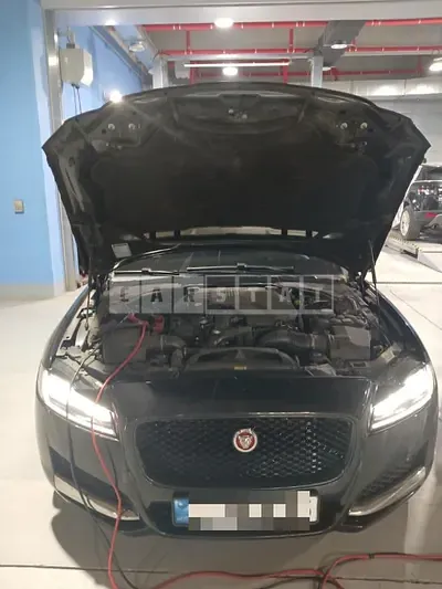Photo 1 of 18: 2017 Jaguar XF 30d — Korean insurance auction