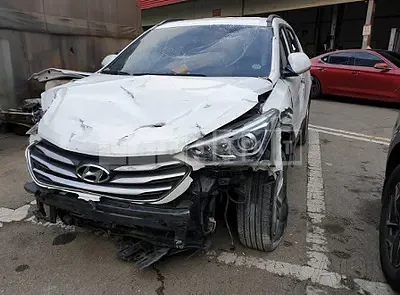 Photo 1 of 17: 2018 Hyundai Santa Fe, VIN KMHSW81UBJU793209 — Korean insurance auction