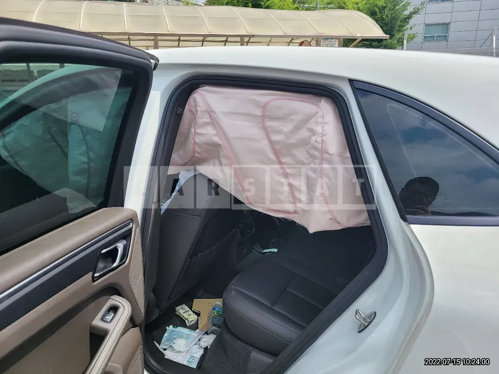 Photo 2 of 50: 2019 Porsche Macan, VIN WP1AA2950KLB11739 — Korean insurance auction