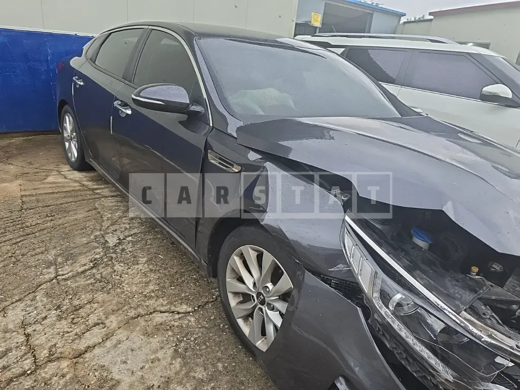 Photo 2 of 13: 2016 Kia K5 — Korean insurance auction