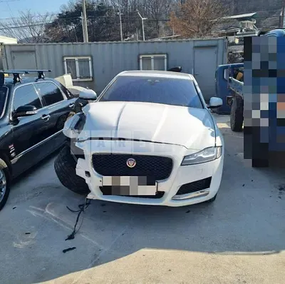 Photo 1 of 10: 2016 Jaguar XF 20d — Korean insurance auction