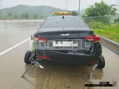 Photo 1 of 9: 2015 Genesis 3.3 — Korean insurance auction