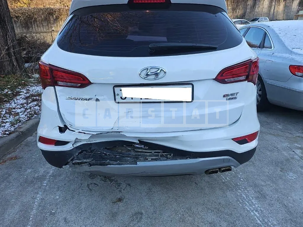 Photo 2 of 8: 2015 Hyundai Santa Fe, VIN KMHSW81UDGU581663 — Korean insurance auction