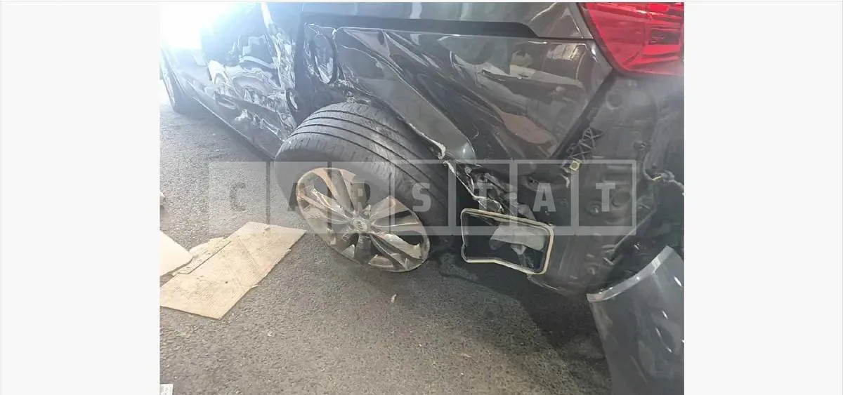 Photo 2 of 44: 2015 Kia Carnivals — Korean insurance auction