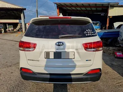 Photo 1 of 9: 2015 Kia Sorento 2.0 — Korean insurance auction