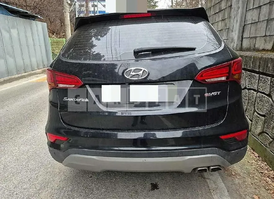 Photo 2 of 5: 2015 Hyundai Santa Fe DM — Korean insurance auction
