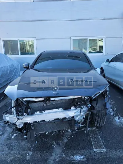 Photo 1 of 29: 2021 Mercedes-Benz E220 d 4Matic, VIN W1KZF0FB2MA994350 — Korean insurance auction