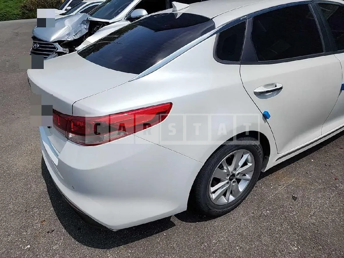 Photo 2 of 16: 2017 Kia K5 LPG, VIN KNAGT416BHA159532 — Korean insurance auction