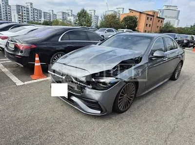 Photo 1 of 17: 2023 Mercedes-Benz C300 4Matic — Korean insurance auction