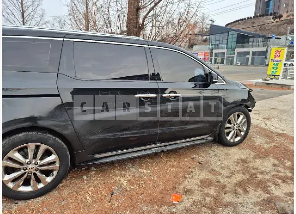 Photo 2 of 12: 2016 Kia Carnival — Korean insurance auction