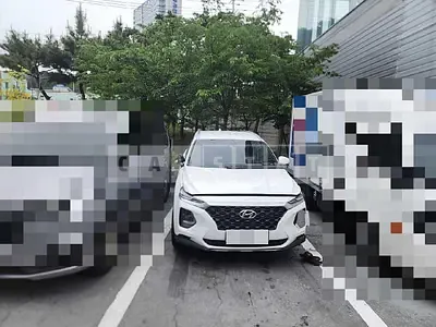Photo 1 of 41: 2019 Hyundai Santa Fe 2.0, VIN KMHS381BBKU157042 — Korean insurance auction