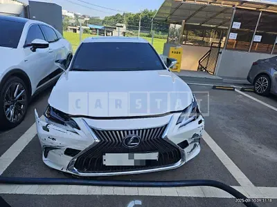 Photo 1 of 15: 2019 Lexus ES300h — Korean insurance auction