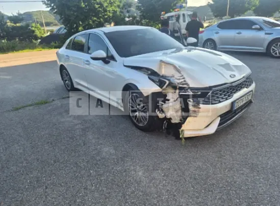 Photo 2 of 8: 2020 Kia K5 — Korean insurance auction