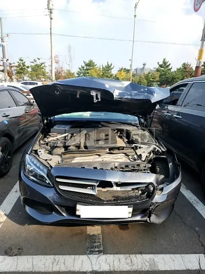 Photo 1 of 29: 2016 Mercedes-Benz C 200, VIN WDDWF4CB1GF221696 — Korean insurance auction