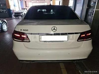 Photo 1 of 28: 2015 Mercedes-Benz E 300, VIN WDDHF5FB1FB127396 — Korean insurance auction