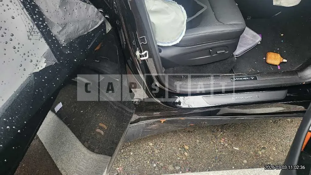 Photo 2 of 23: 2025 Tesla Model Y RWD — Korean insurance auction