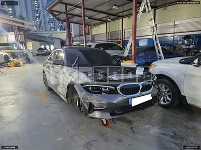 Photo 1 of 15: 2021 BMW 320i, VIN WBA5X5106MFK60884 — Korean insurance auction
