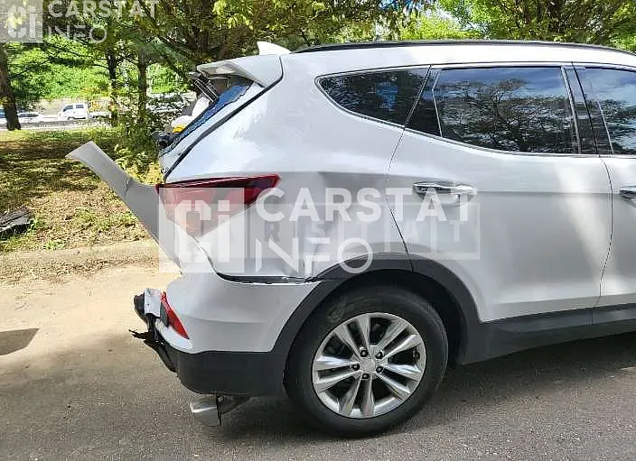 Photo 2 of 6: 2016 Hyundai Santa Fe, VIN KMHSW81XBGU645684 — Korean insurance auction