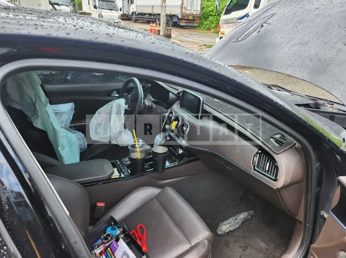 Photo 2 of 15: 2018 Kia Stinger, VIN KNAE351BDJS001668 — Korean insurance auction