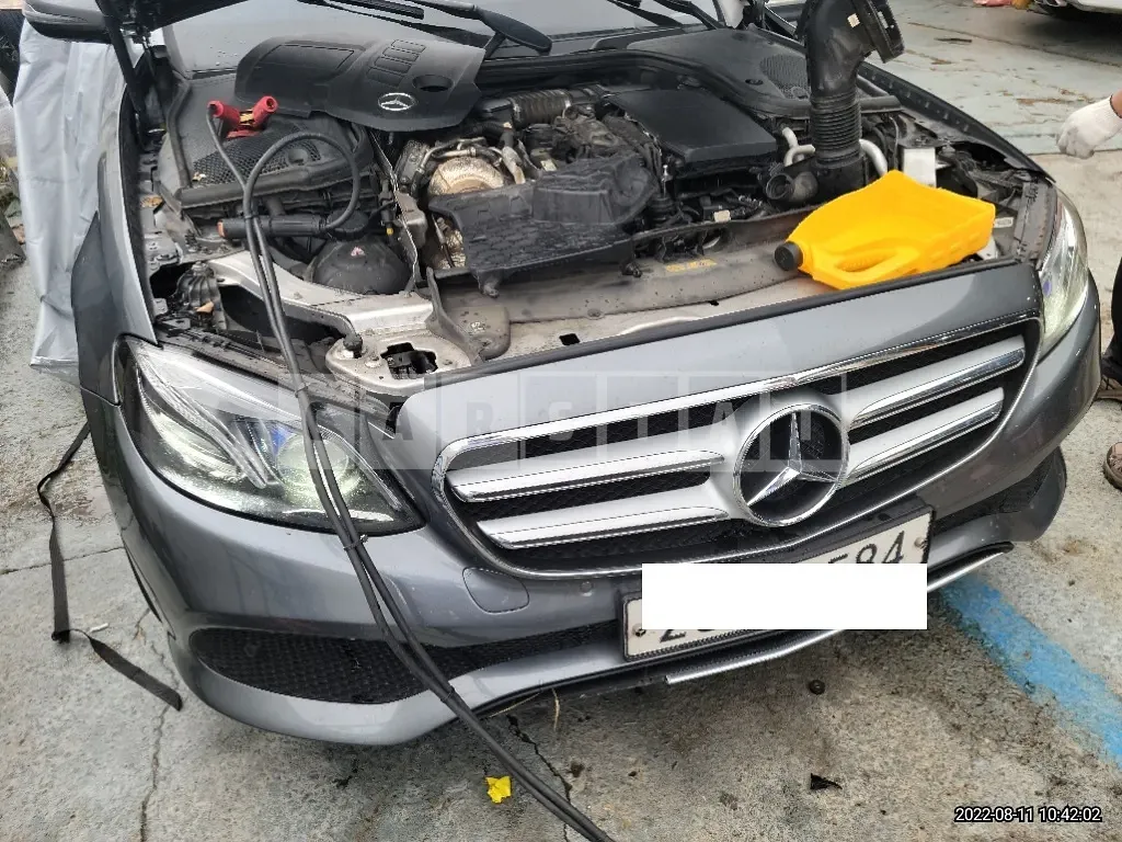Photo 2 of 25: 2018 Mercedes-Benz E220d, VIN WDDZF0EB6JA404325 — Korean insurance auction