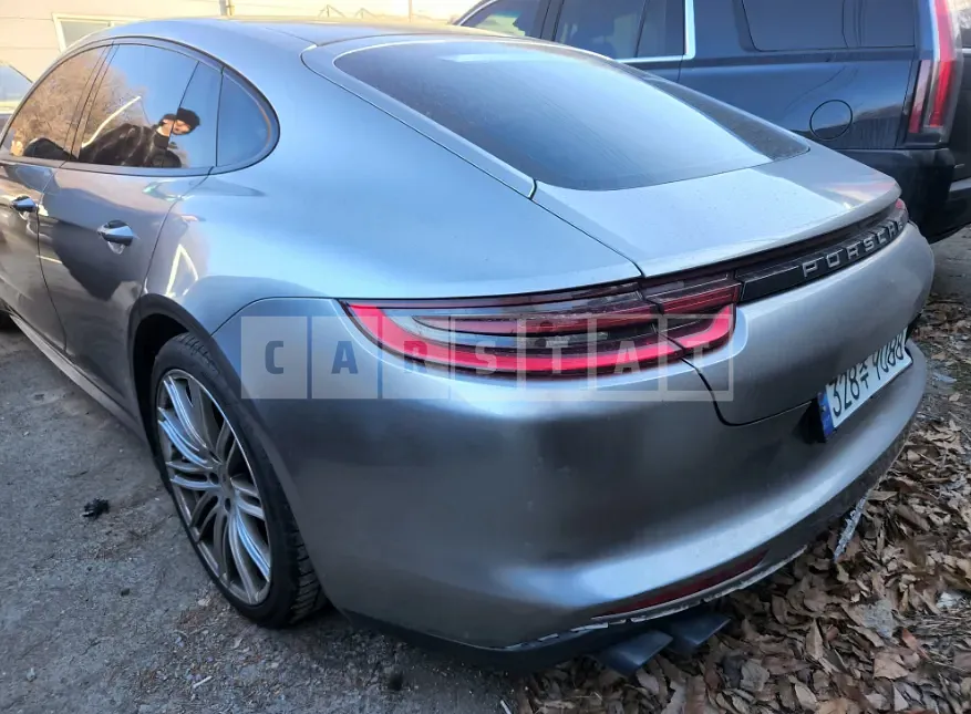 Photo 2 of 5: 2018 Porsche Panamera 4 — Korean insurance auction