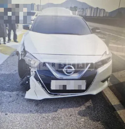 Photo 1 of 3: 2017 Nissan Maxima — Korean insurance auction