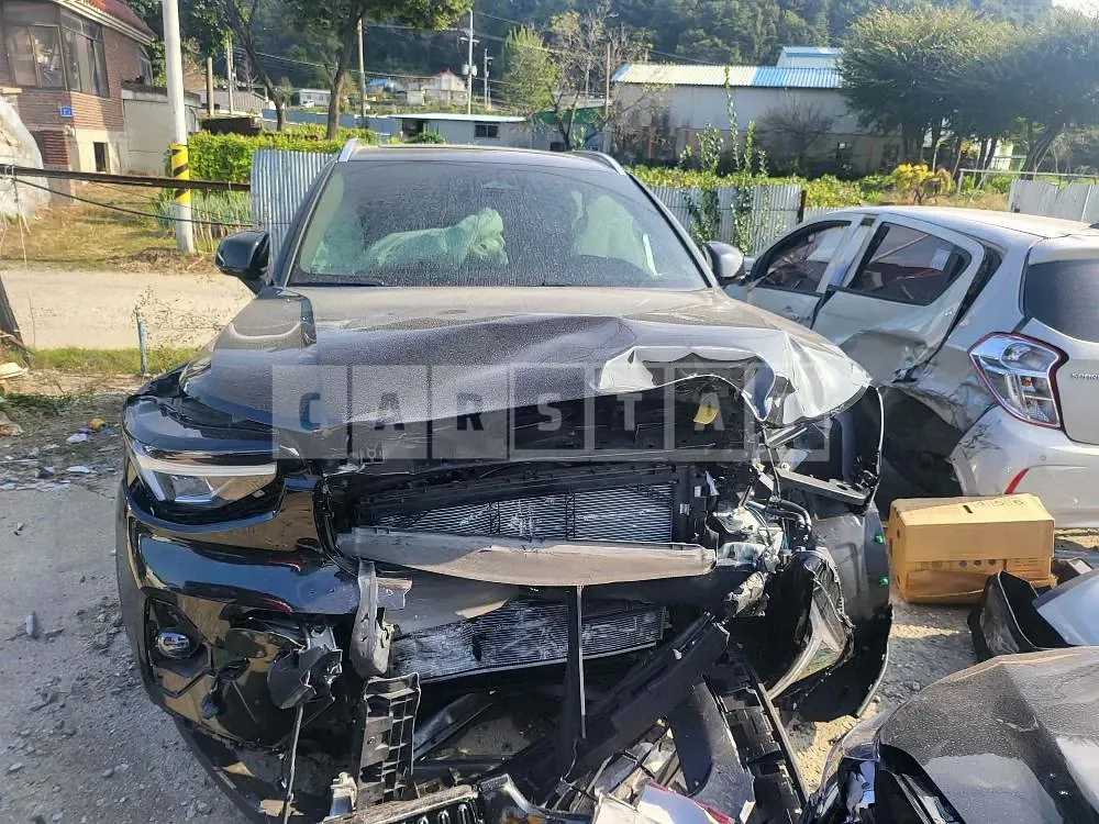 Photo 2 of 19: 2022 Volvo XC40 B4, VIN YV1XZK920P2969990 — Korean insurance auction