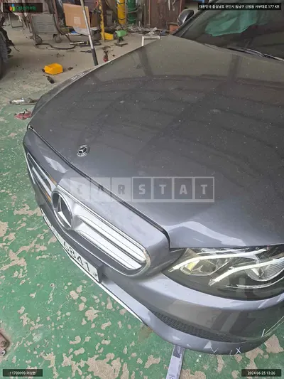 Photo 1 of 19: 2019 Mercedes-Benz E300, VIN WDDZF4JB4KA628143 — Korean insurance auction