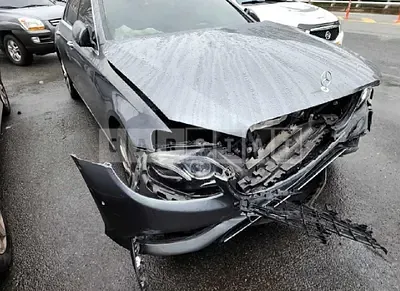 Photo 1 of 16: 2019 Mercedes-Benz E220d, VIN WDDZF0EB8KA618055 — Korean insurance auction
