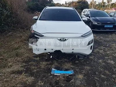 Photo 1 of 30: 2018 Hyundai Kona Electric, VIN KMHK381GFKU012765 — Korean insurance auction