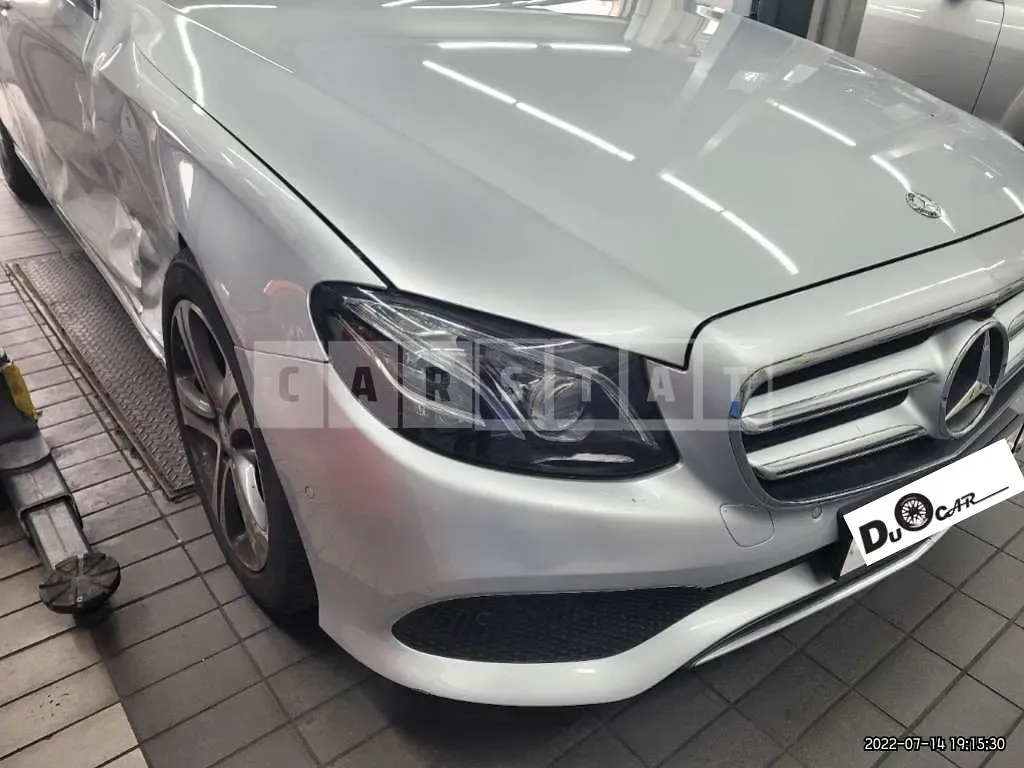 Photo 2 of 23: 2017 Mercedes-Benz E300, VIN WDDZF4JB6HA039085 — Korean insurance auction