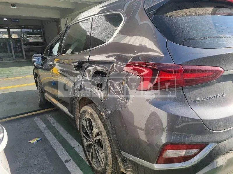 Photo 2 of 48: 2019 Hyundai Santa Fe, VIN KMHS381ABLU247383 — Korean insurance auction
