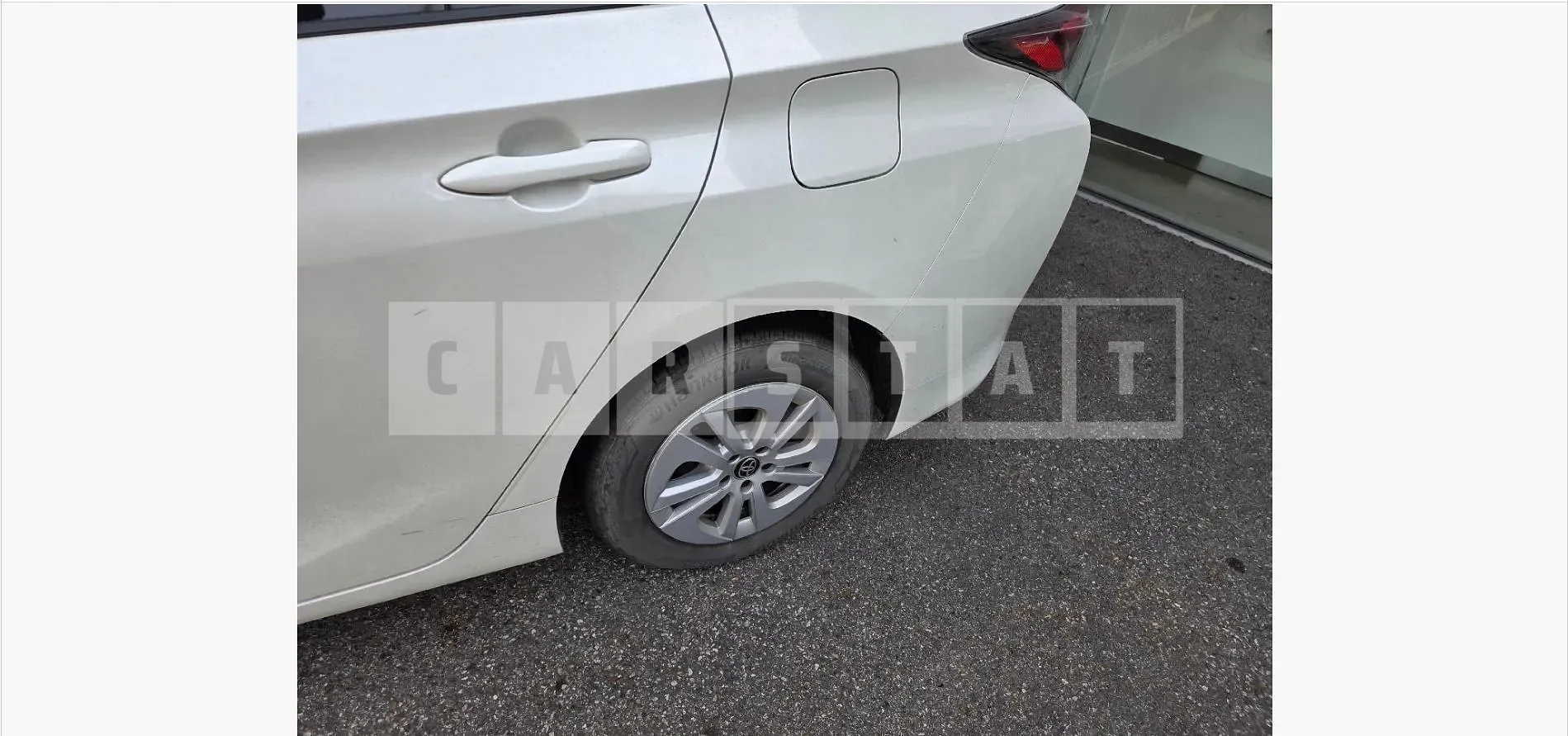 Photo 2 of 33: 2018 Toyota Prius — Korean insurance auction