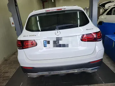 Photo 1 of 84: 2021 Mercedes-Benz GLC300 e 4Matic — Korean insurance auction