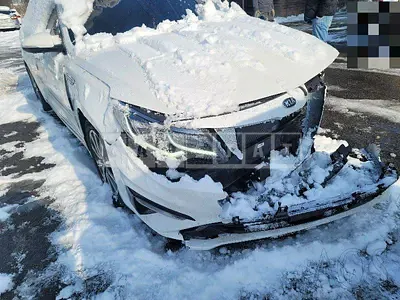 Photo 1 of 25: 2019 Kia K5 — Korean insurance auction