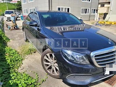 Photo 1 of 6: 2016 Mercedes-Benz E220 d, VIN WDDZF0EBXHA126703 — Korean insurance auction