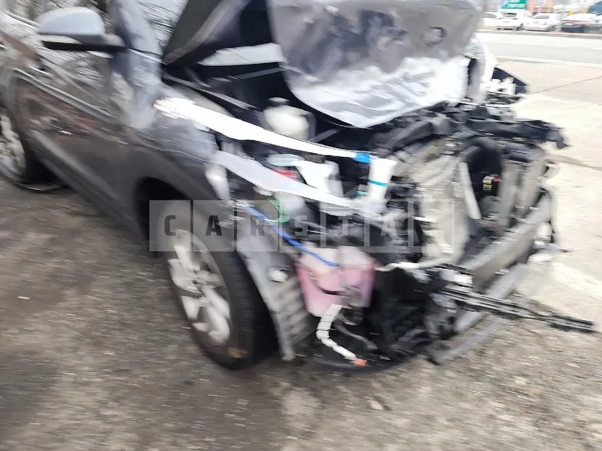 Photo 2 of 16: 2017 Hyundai Tucson TL, VIN KMHJ3815GJU521071 — Korean insurance auction