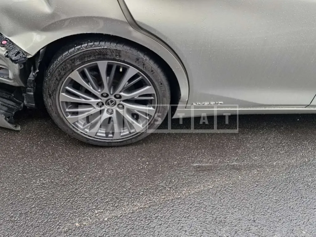 Photo 2 of 20: 2019 Lexus ES300h — Korean insurance auction