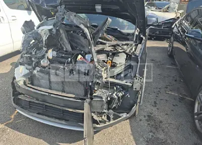 Photo 1 of 36: 2022 Volvo XC40 B4 AWD — Korean insurance auction