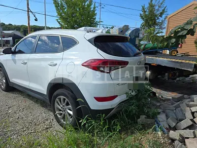 Photo 1 of 7: 2016 Hyundai Tucson — Korean insurance auction