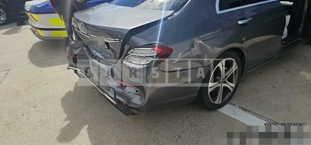 Photo 2 of 9: 2019 Mercedes-Benz E300 — Korean insurance auction