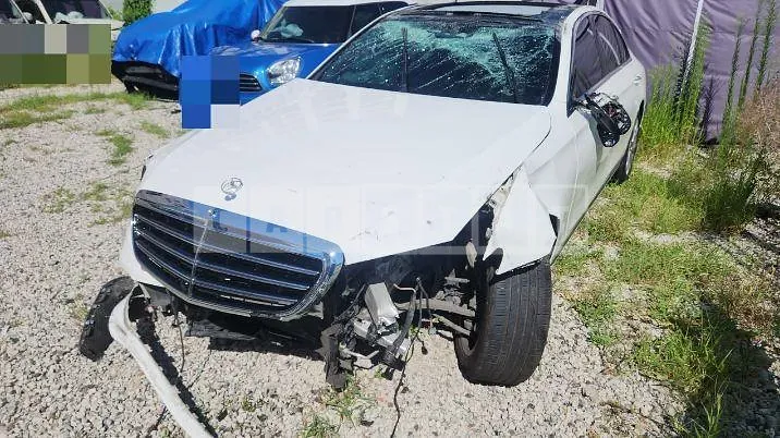 Photo 2 of 13: 2019 Mercedes-Benz E300 — Korean insurance auction