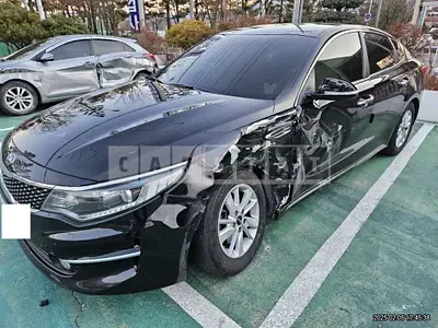 Photo 1 of 10: 2018 Kia K5 — Korean insurance auction