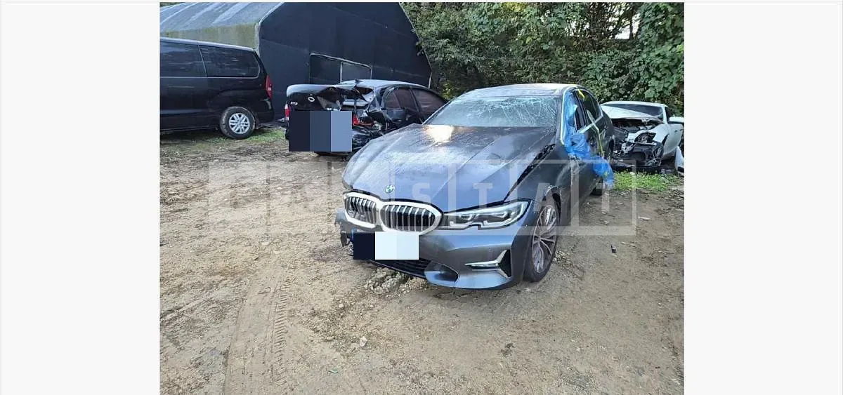 Photo 2 of 20: 2022 BMW 320i — Korean insurance auction