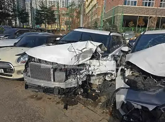 Photo 2 of 45: 2025 Hyundai Santa Fe — Korean insurance auction